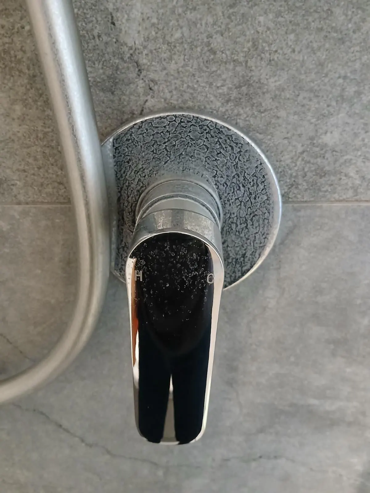 Bathroom fittings descale — before